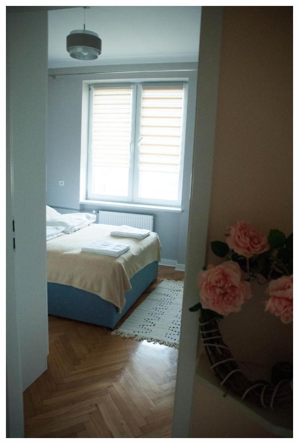 Color 24 Apartament III Stalowa Wola Extérieur photo