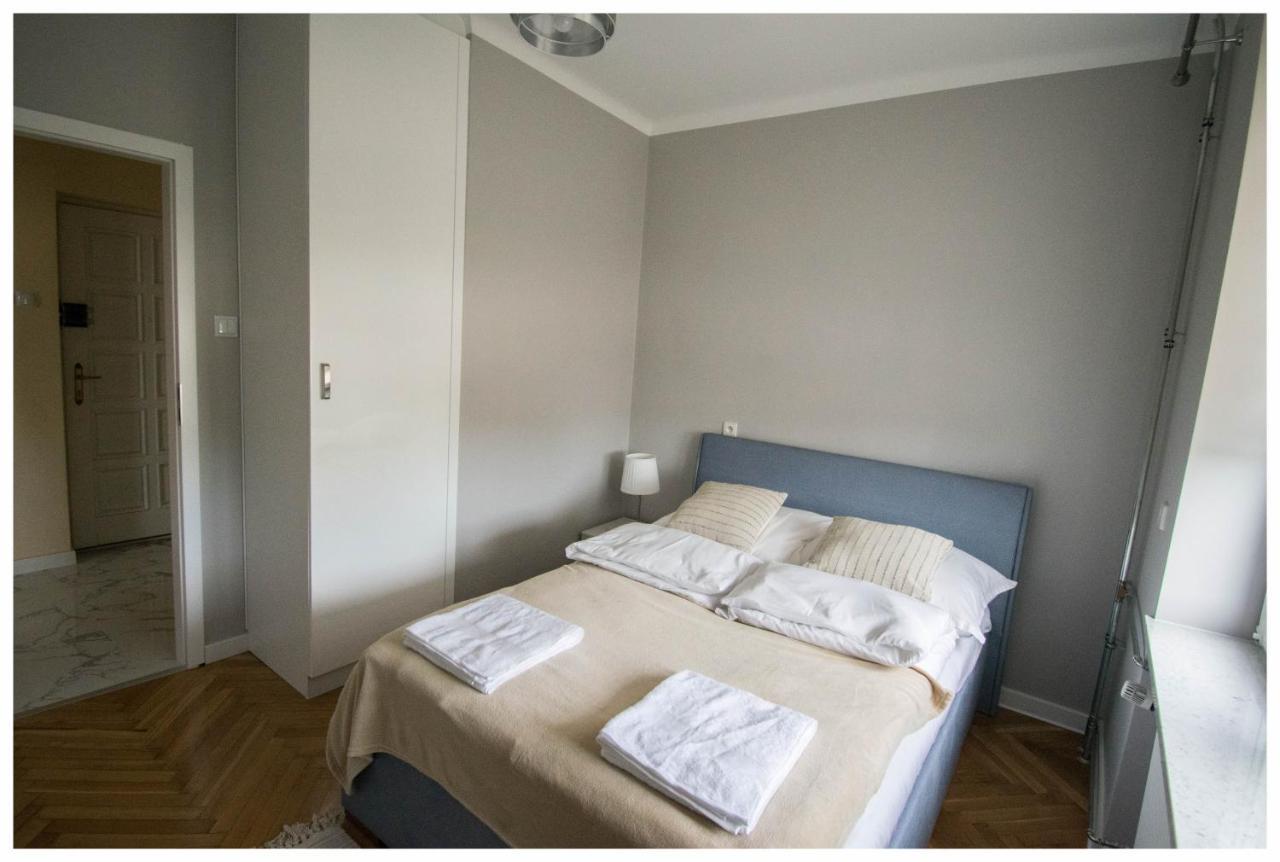 Color 24 Apartament III Stalowa Wola Extérieur photo