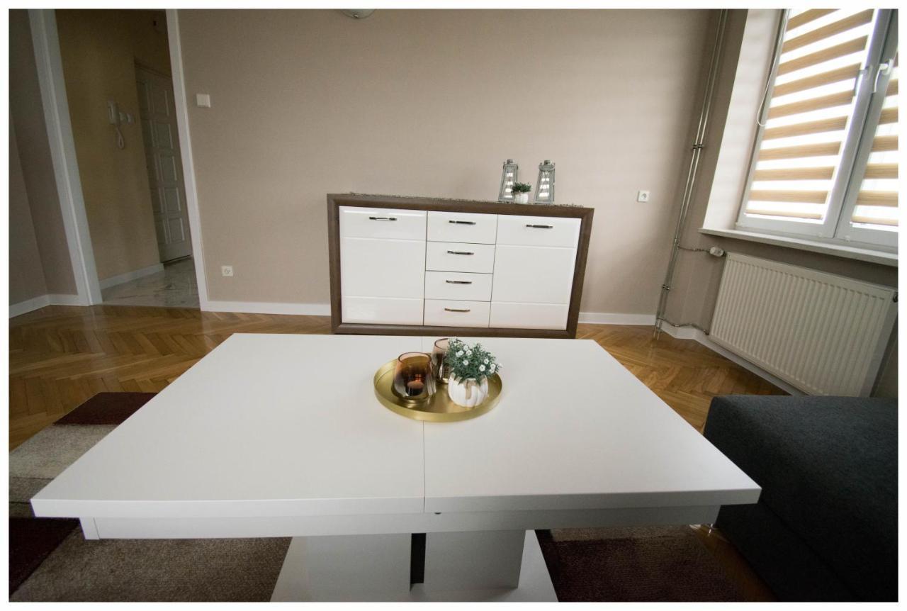 Color 24 Apartament III Stalowa Wola Extérieur photo