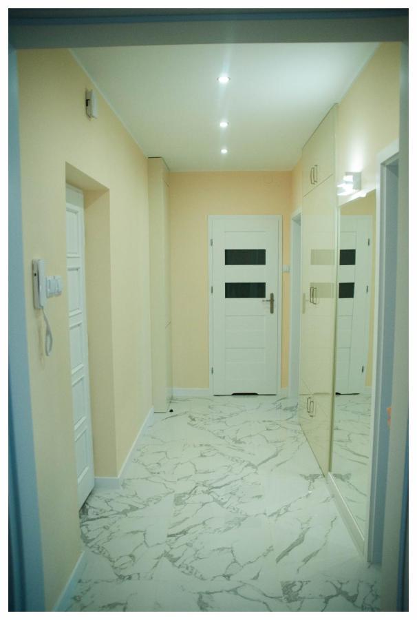 Color 24 Apartament III Stalowa Wola Extérieur photo